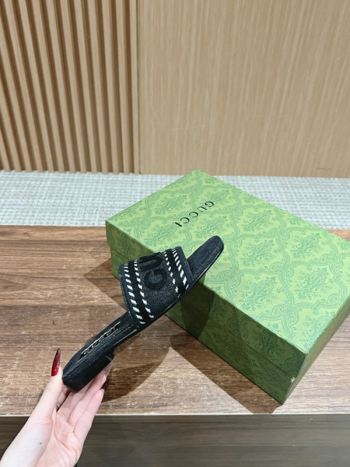 Gucc* Sandal 201