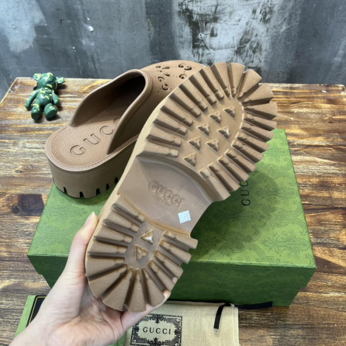 Gucc* Sandal 142