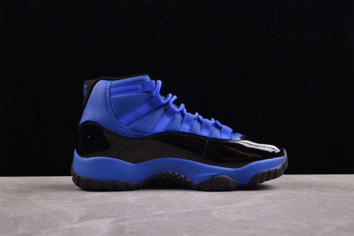 AIR JORDAN 11