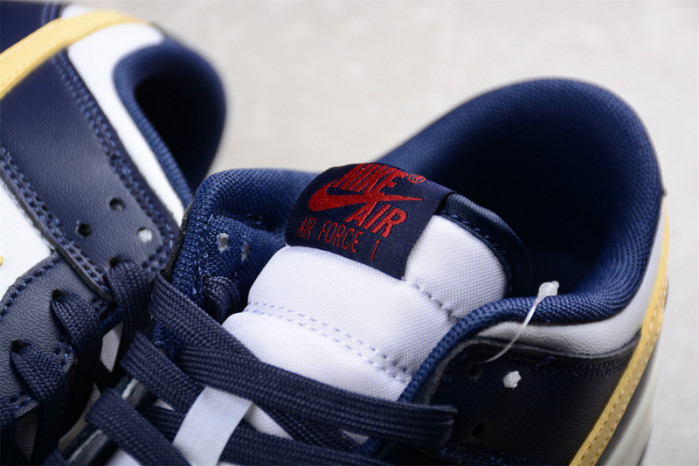 NIKE DUNK LOW