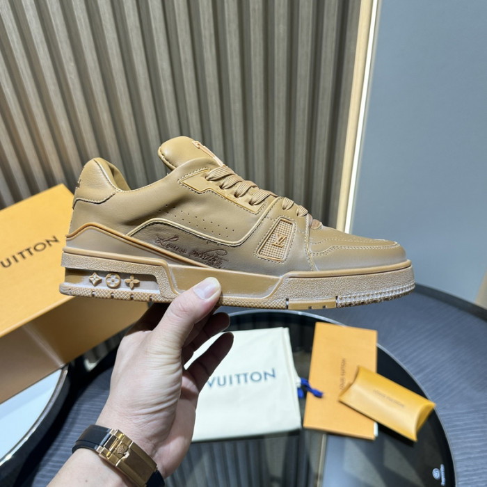 LV TRAINER SNEAKER LV-000602
