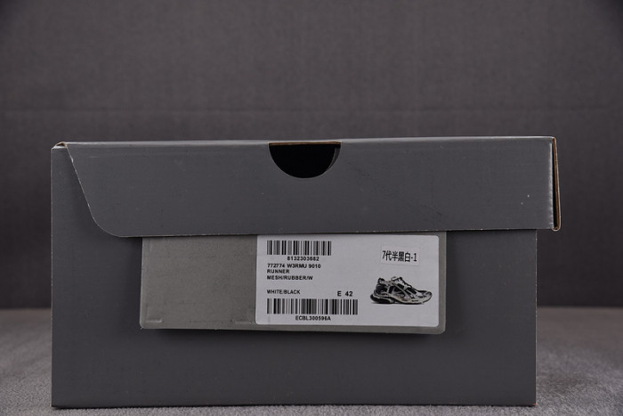 RUNNER SNEAKER RS119