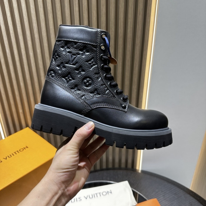 LV BOOTS L000058