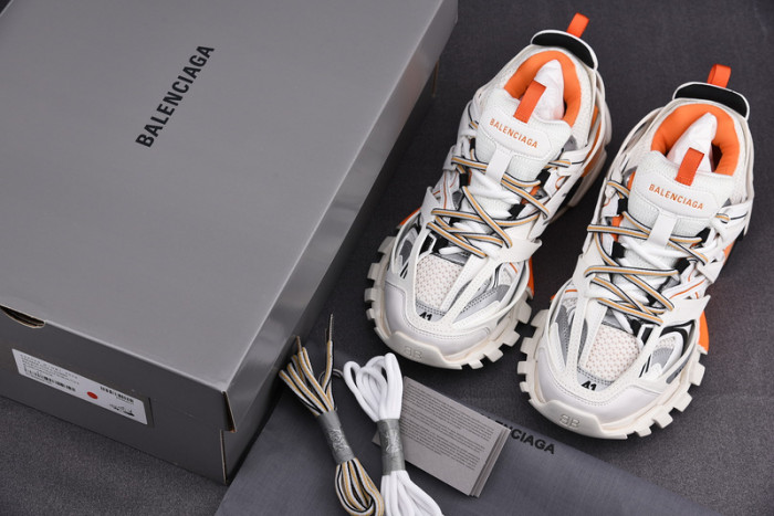 TRACK SNEAKER TS001