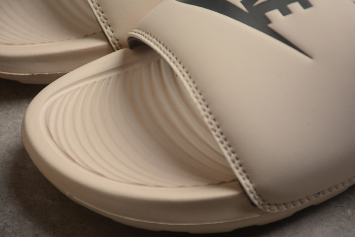 NIKE SANDALS N-022
