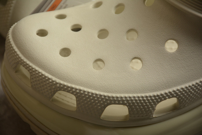 CROCS X SALEHE BEMBURY C00025