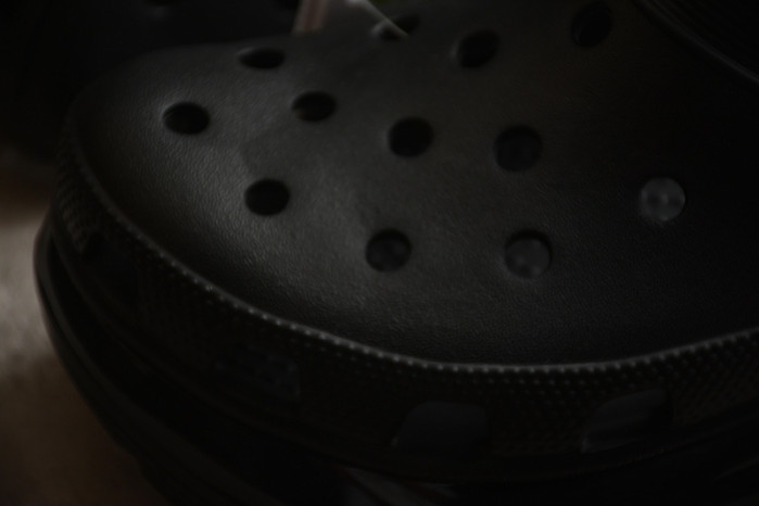 CROCS SCANDAL C00027