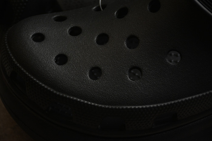 CROCS SCANDAL C00029