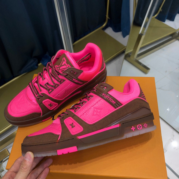 LV SNEAKER LV-000312