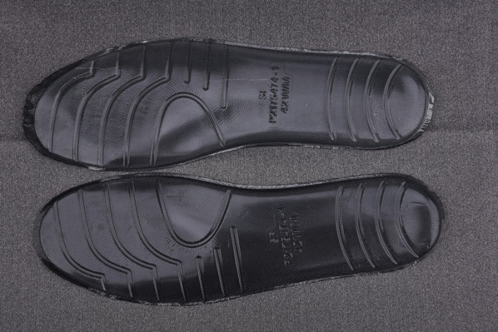 TRACK SNEAKER TS005
