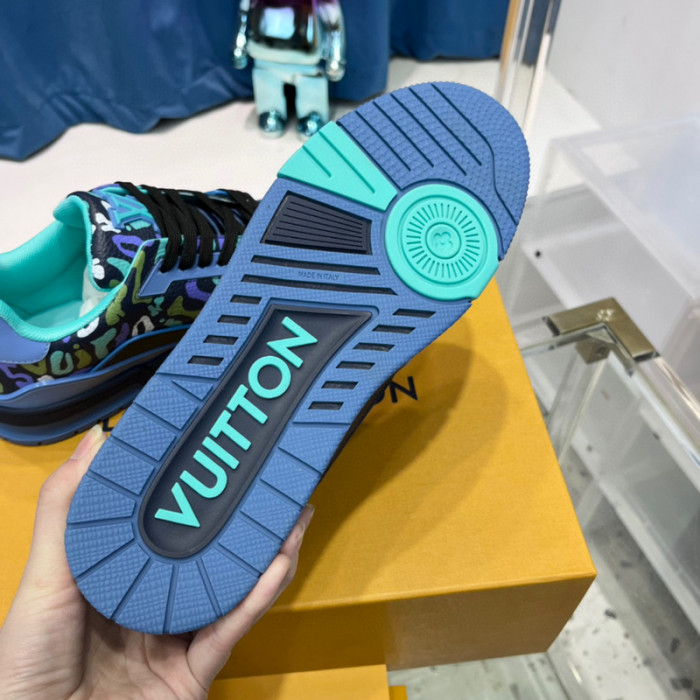 LV SNEAKER LV-000400