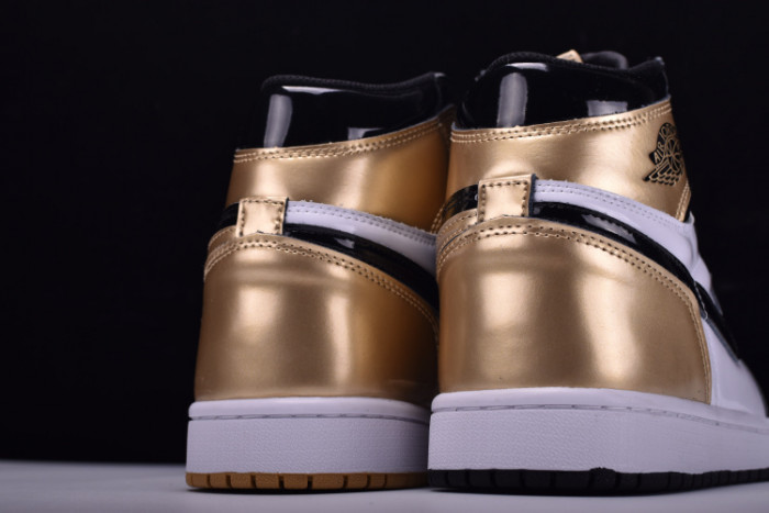 Air Jordan 1 Retro High OG NRG ComplexCon “Top 3 Gold” 861428-001