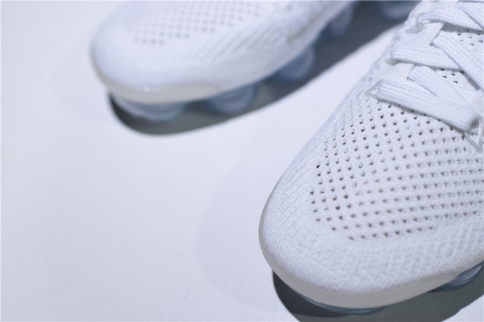 Nike Mens Air VaporMax Flyknit 2.0 Triple White 942843-100