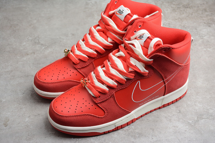 Dunk High SE