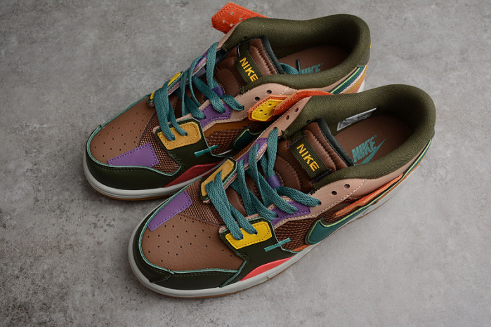 NIKE SB DUNK LOW SCRAP