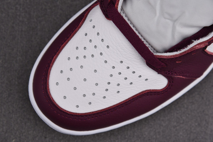 Jordan 1 Retro High OG Bordeaux 555088-611