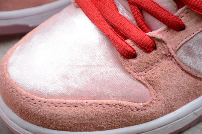 Nike Dunk SB Low strangelove skateboards CT2552-800