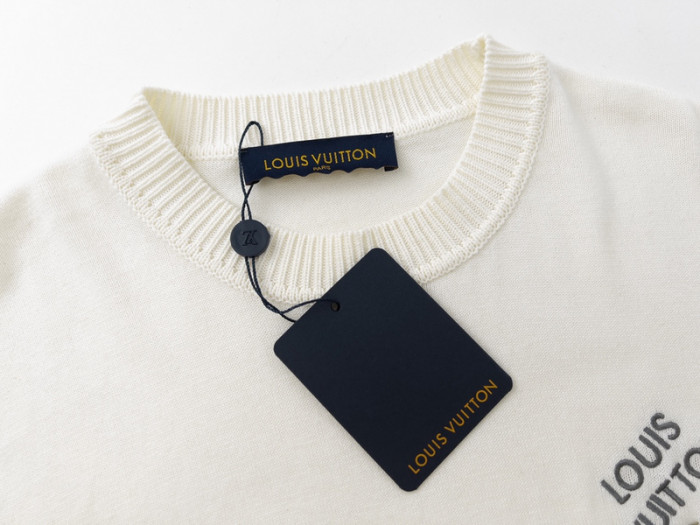 LV CLOTHES V00009