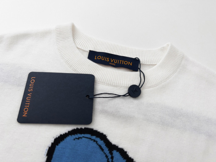 LV CLOTHES V00010