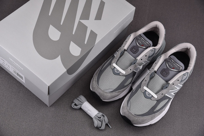 NEW BALANCE SNEAKER NB068