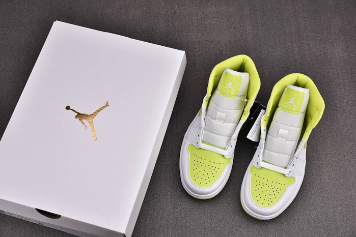WMNS AIR JORDAN 1 MID 