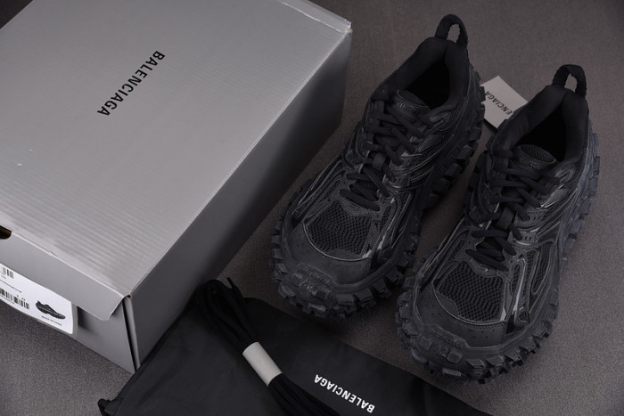 DEFENDER SNEAKER DS011