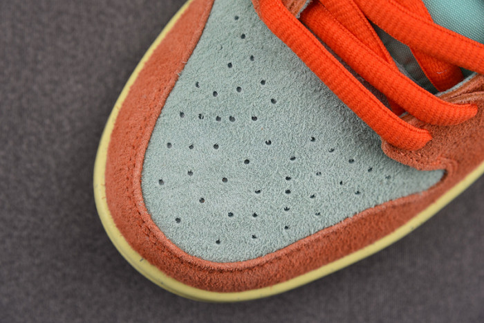Nike SB Dunk Low Orange Emerald Rise DV5429-800