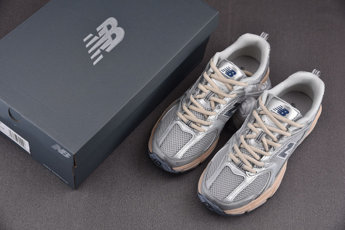 NEW BALANCE SNEAKER NB069