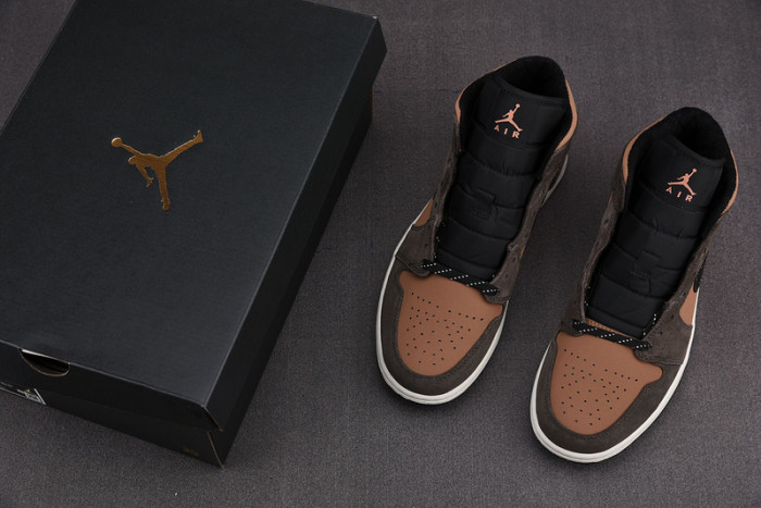 AIR JORDAN 1 MID SE
