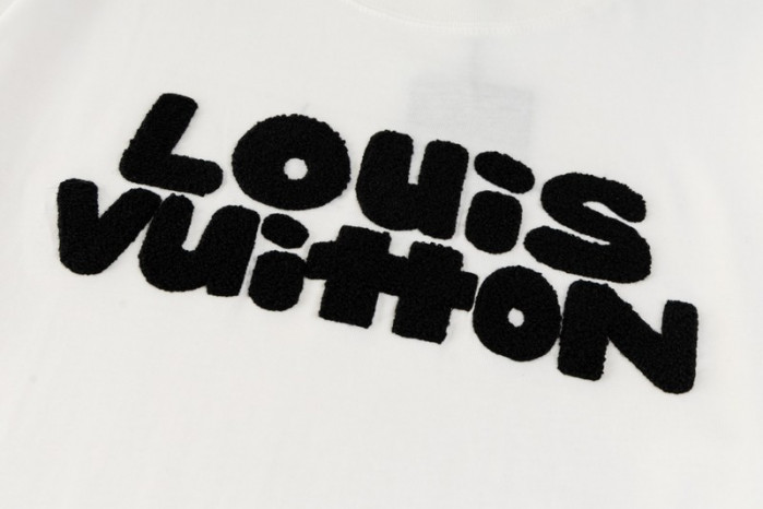 LV CLOTHES V00035