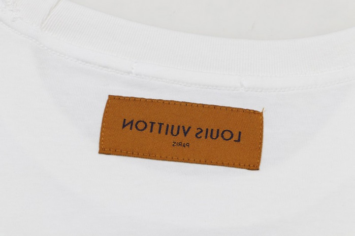 LV CLOTHES V00042