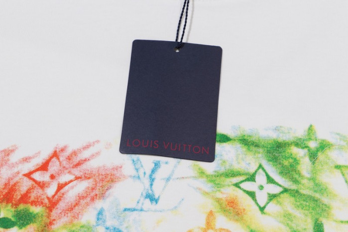 LV CLOTHES V00049