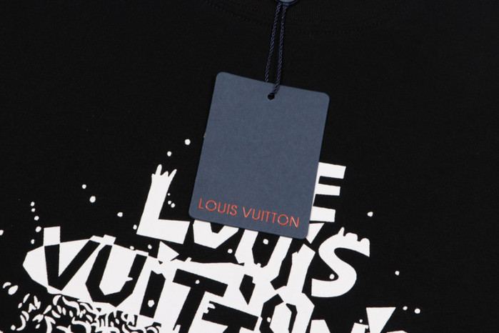 LV CLOTHES V00056
