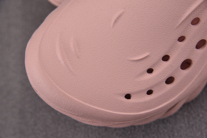 CROCS X SALEHE BEMBURY C00019
