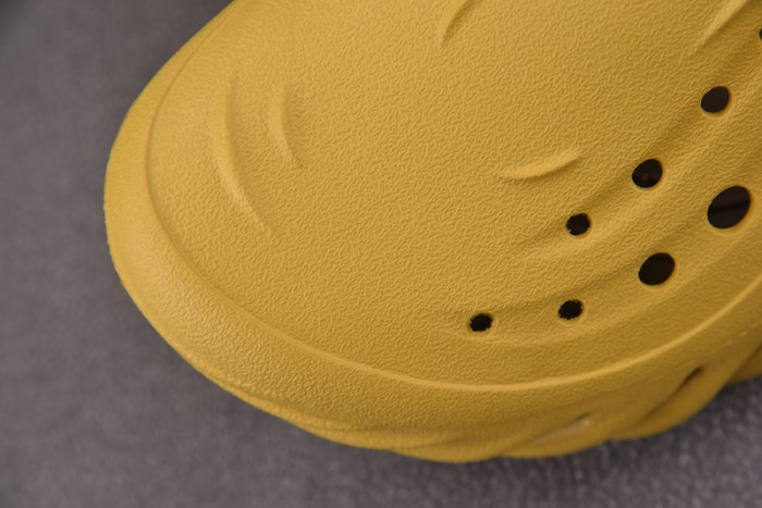 CROCS X SALEHE BEMBURY C00021