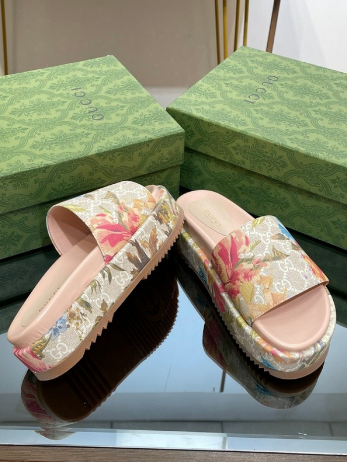 Gucc* Sandal 158