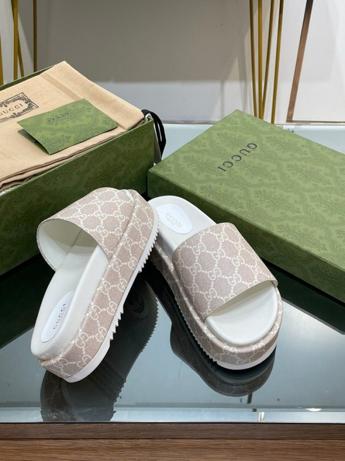 Gucc* Sandal 177