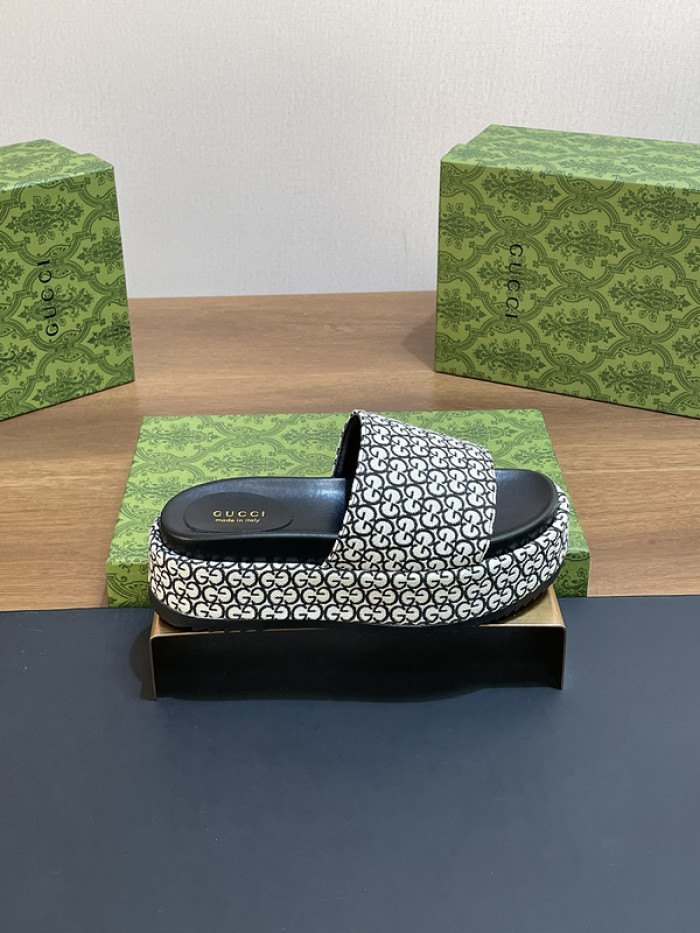 Gucc* Sandal 180