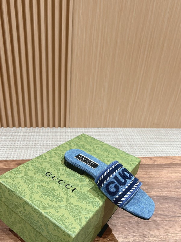 Gucc* Sandal 200