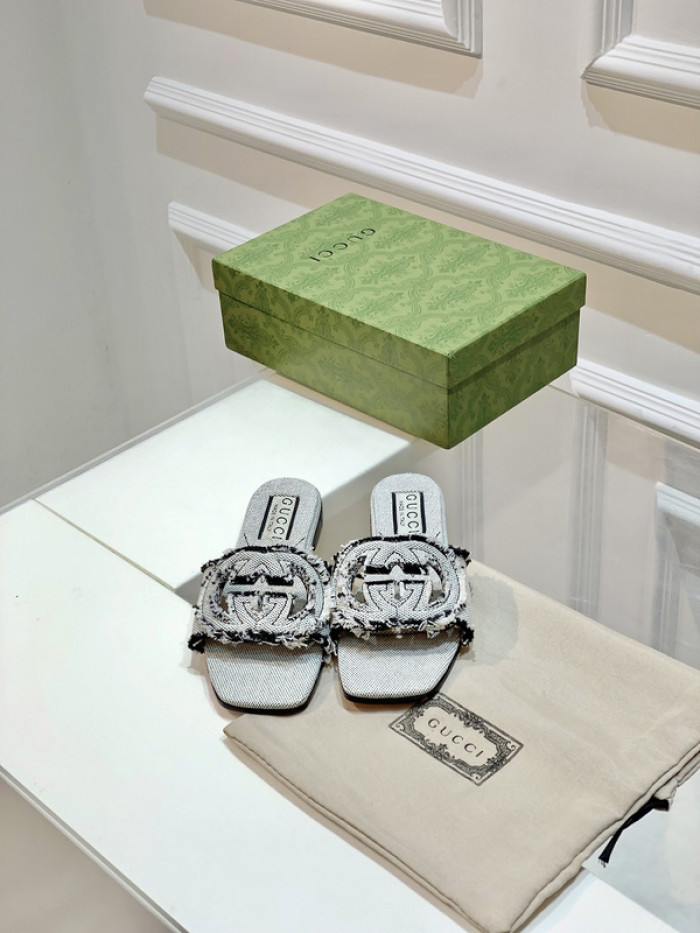 Gucc* Sandal 202