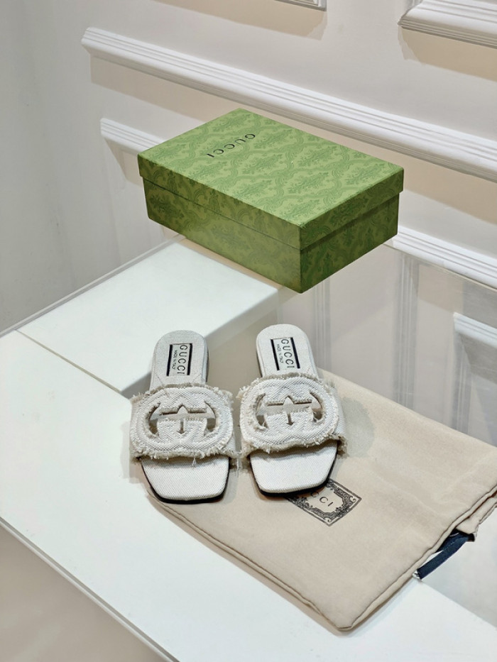 Gucc* Sandal 208