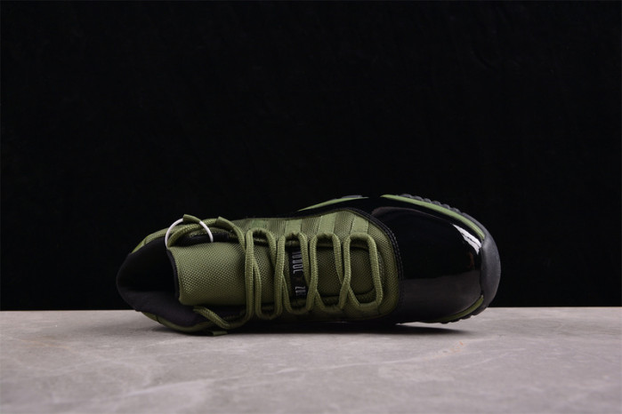 AIR JORDAN 11