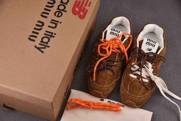 NEW BALANCE x Miu Miu 530 SL
