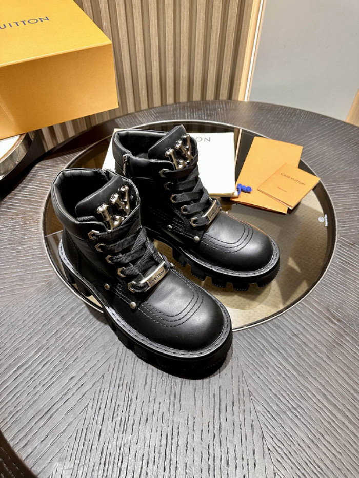 LV BOOTS L000026