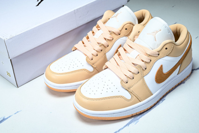 Wmns Air Jordan 1 Low 