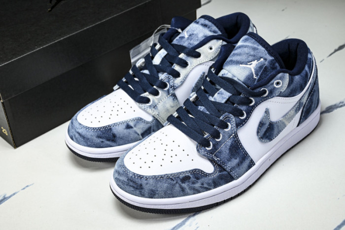 Air Jordan 1 Low SE 