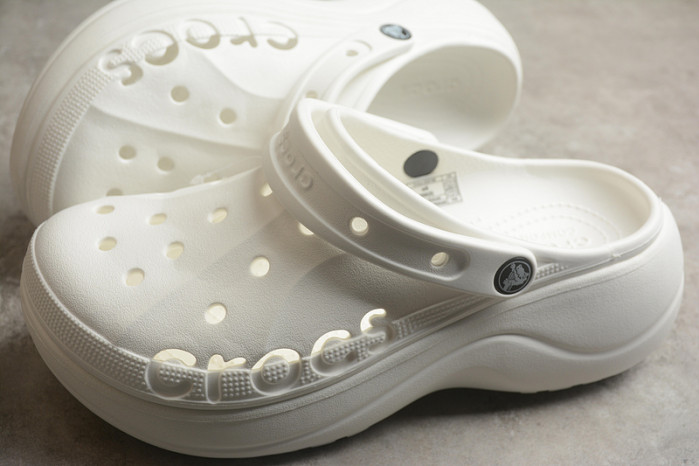CROCS SCANDAL C00038