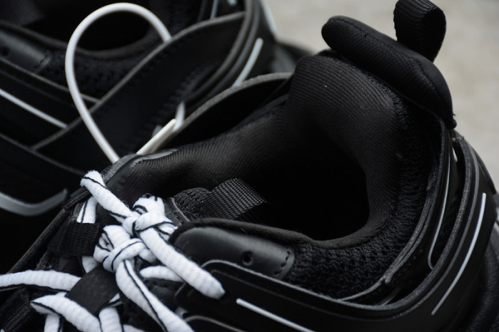 TRACK SNEAKER TS180
