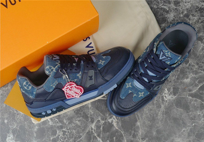 LV SNEAKER LV-000227