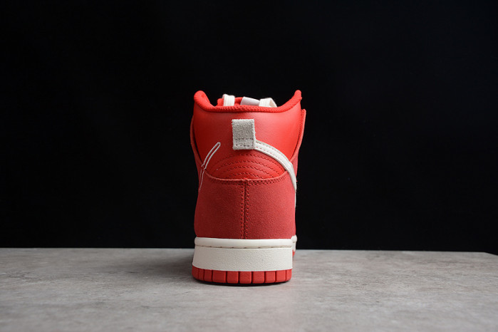 Dunk High SE